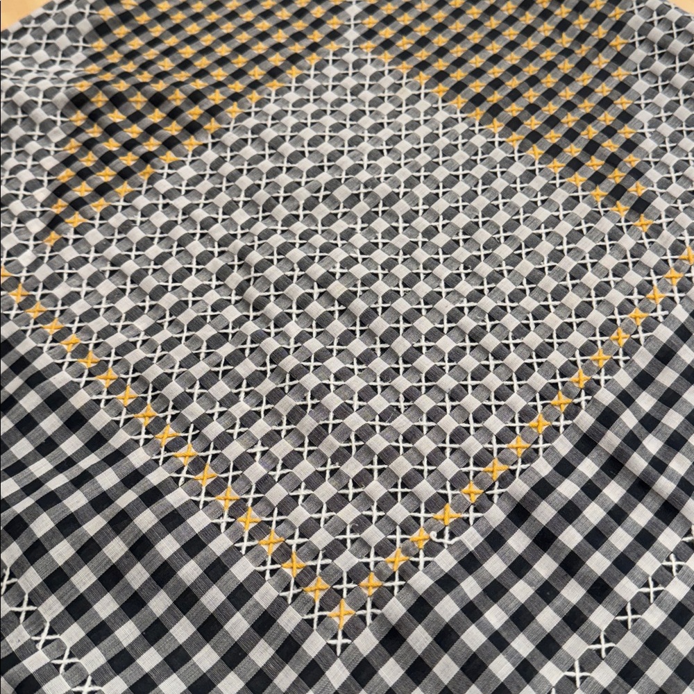Gorgeous Black White Yellow Handmade Vintage Gingham Star Tablecloth 59.5” X 79” - Picture 3 of 7